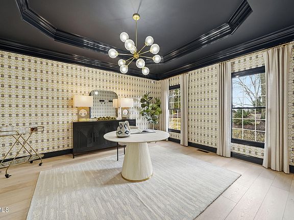 5th image of 112 Black Thorn Dr