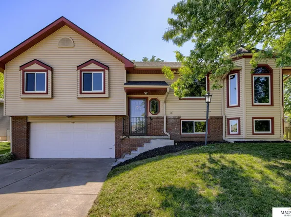 6030 S 41st St, Lincoln, NE 68516