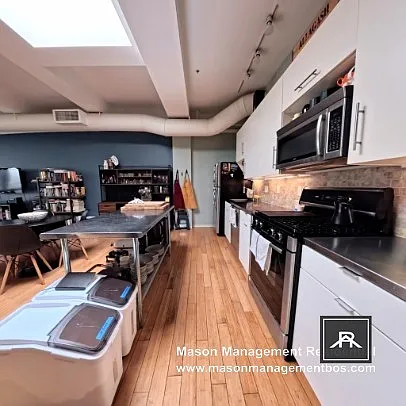 1 bed, 1.0 bath, 944 sqft, $3,150 — Photo 3