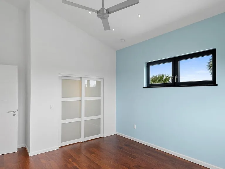 3001 John Anderson Dr — Photo 25