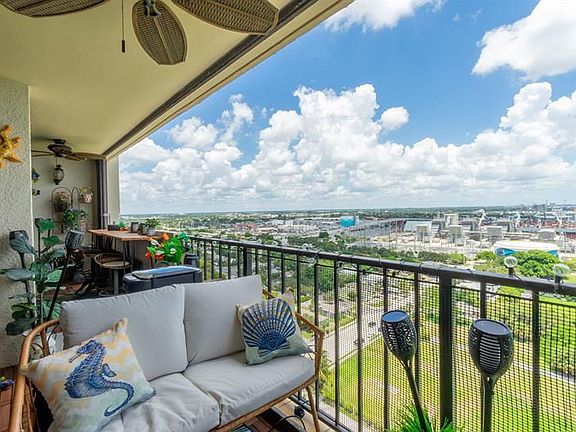 2nd image of 5600 N Flagler Dr APT 2201