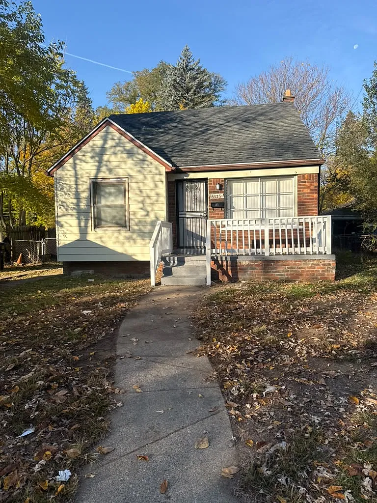 3 bed, 925 sqft, $1,400 — Photo 1