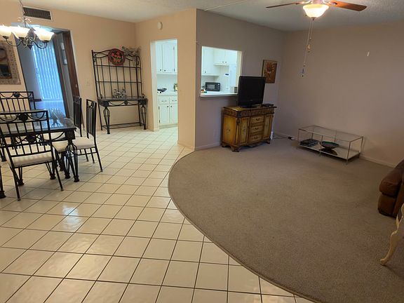 4th image of 432 Mansfield Dr #K
