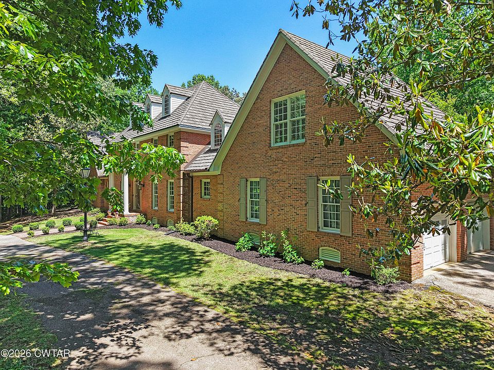 1st image of 10 Okeena Dr