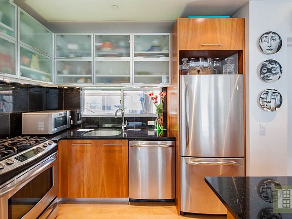 2nd image of 297 Driggs Ave APT 8B