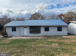 6020 Timber Ridge Rd, Berkeley Springs, WV 25411