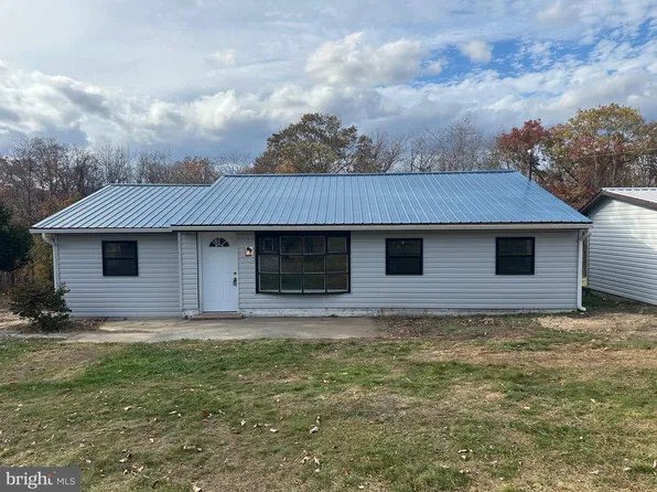 6020 Timber Ridge Rd, Berkeley Springs, WV 25411
