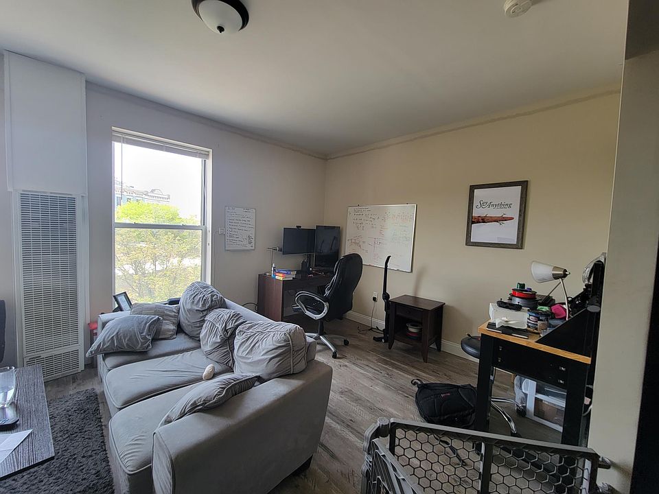 1st image of 32 King St #8