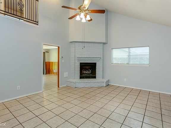 5th image of 3706 Royal Manor Dr