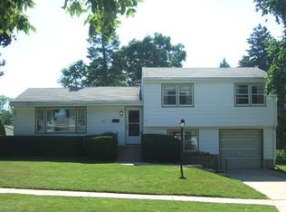 1415 S Plum Ave, Freeport, IL 61032