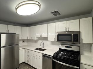 6711 N California Ave APT 2E, Chicago, IL 60645