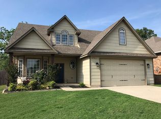 3721 Oakridge Cir, Edmond, OK 73034