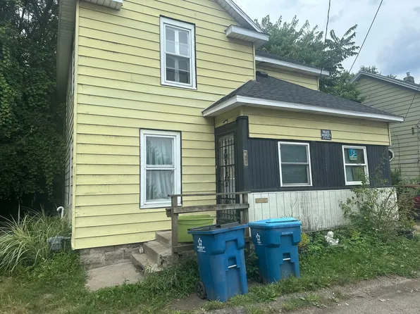 1004 Newland Pl, Kalamazoo, MI 49001