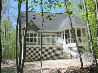 1736 High Point Dr, Raymond, ME 04071