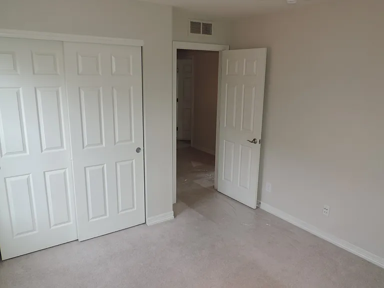 2246 Ulster St — Photo 16