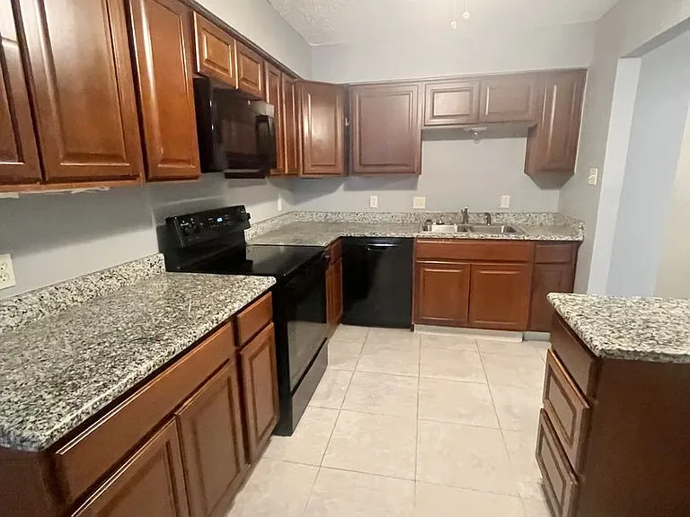 4325 Segura Ct S — Photo 5