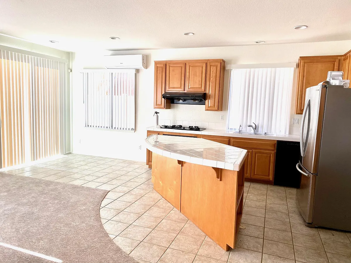 Building Photo - 13360 Calderon Rd