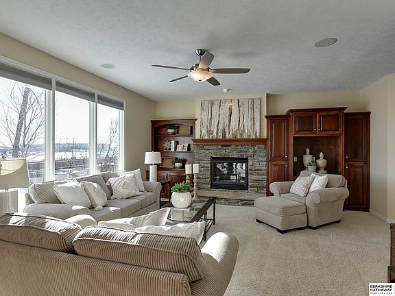 4th image of 5619 N 160th Ave