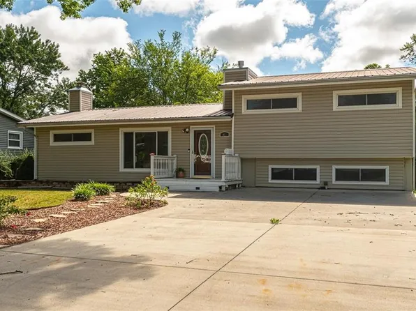 1421 S Oak St, Ottawa, KS 66067