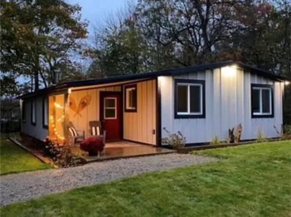 68 Forest Harbour Pkwy, Waubaushene, ON L0K 2C0