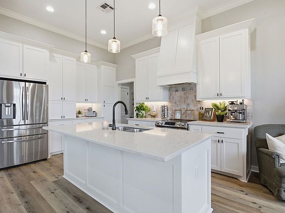 5th image of 174 Daffodil Dr