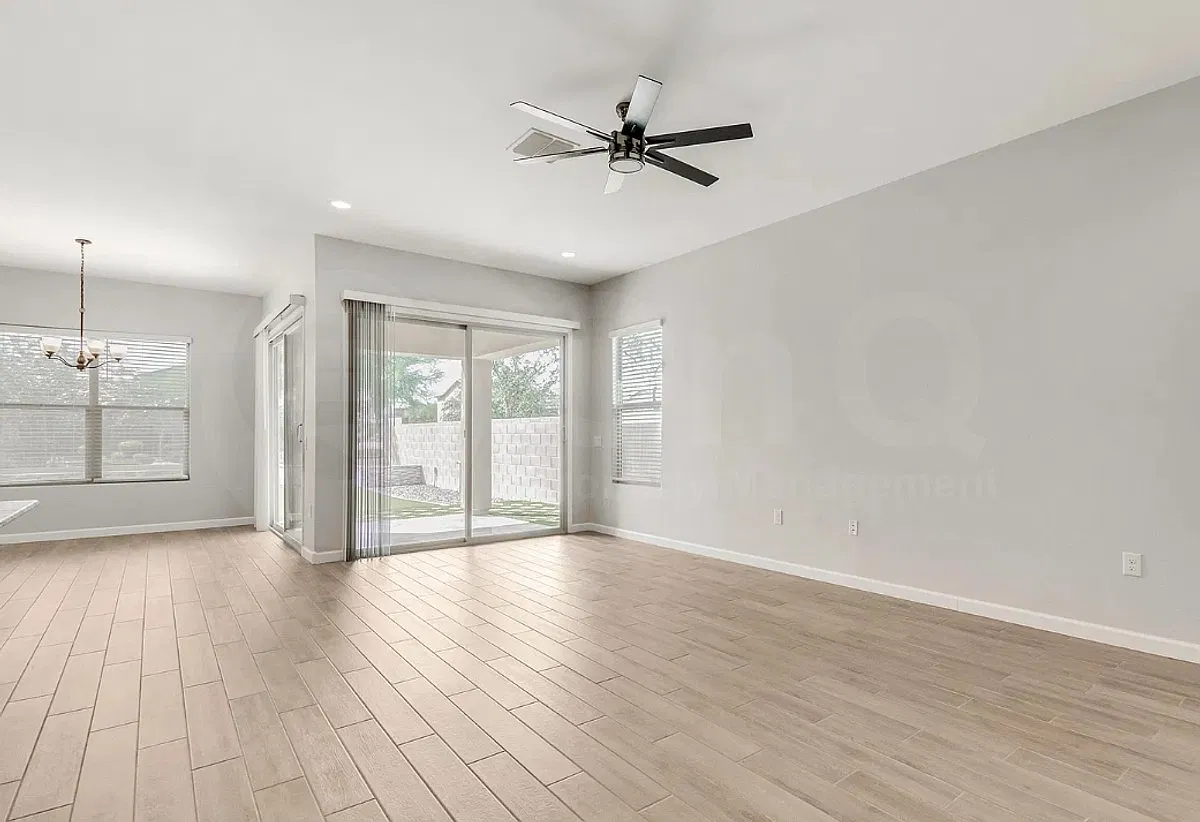 3 bed, 2.0 bath, 1789 sqft, $3,599 — Photo 4