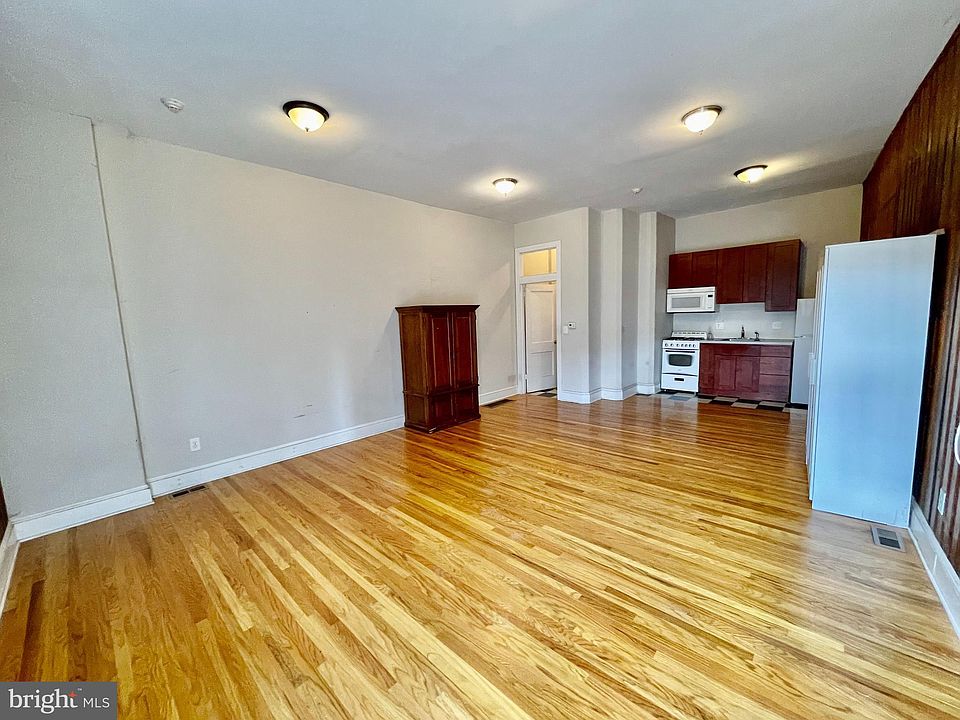 1st image of 3501 W Clearfield St #1