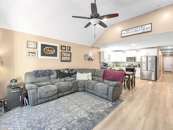 3rd image of 155 Whitley Ave
