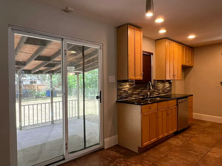 1313 Casa Vale Dr — Photo 7