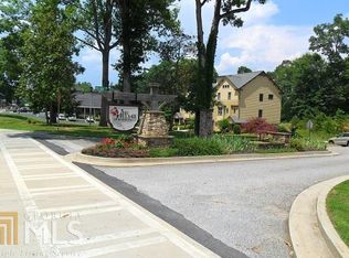 11 Village Dr, Clarkesville, GA 30523