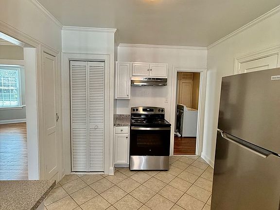 3rd image of 735 E 52nd St APT 1
