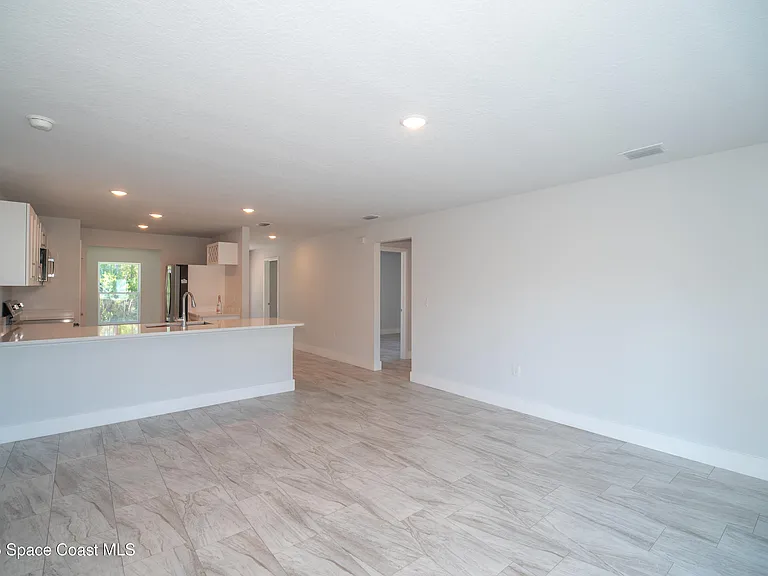 1241 Platt Ave SW — Photo 4