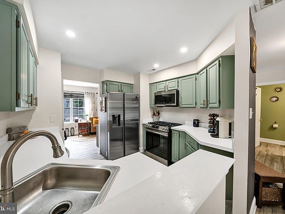 4th image of 86 Kerry Lynn Ct