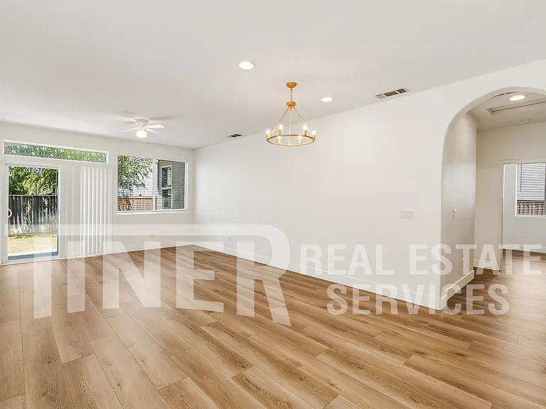 9716 Marianna Way — Photo 5