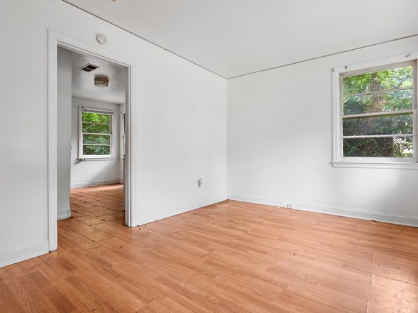 columbia-south-carolina-370661572 picture