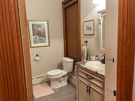 Main level full bathroom
