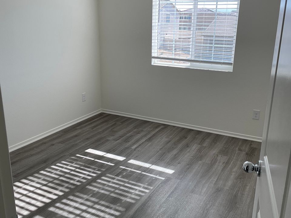2nd image of 4371 W Avenue J #5-1