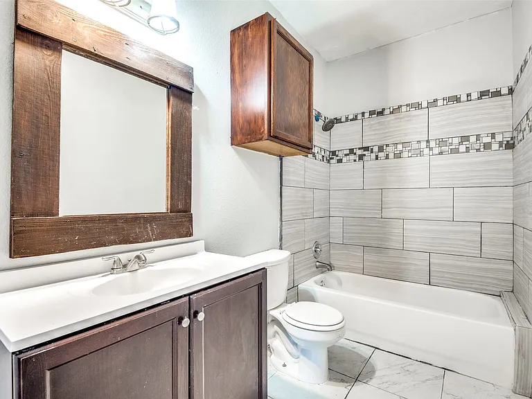 2815 Reagan St #2 — Photo 11