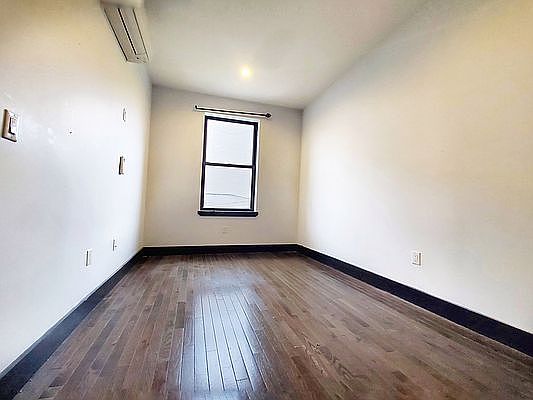 4th image of 214 Knickerbocker Ave #2B