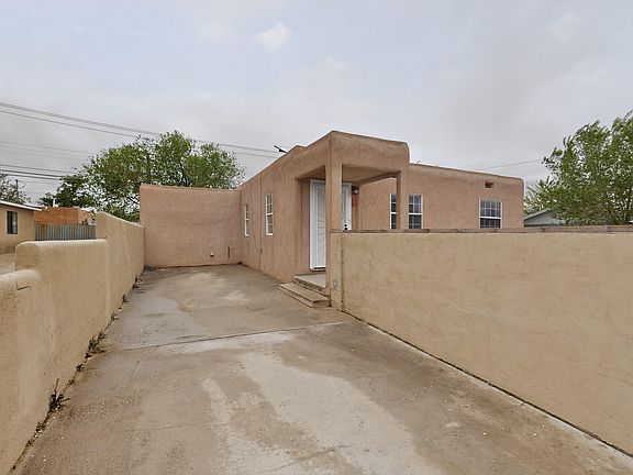 2nd image of 433 Loma Hermosa Dr NW