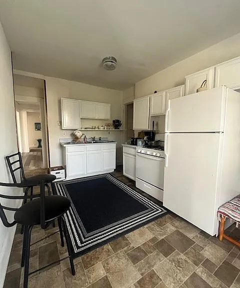 2854 N Summit Ave — Photo 5