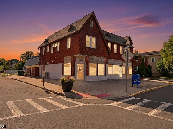 2nd image of 600 Chestnut St #0