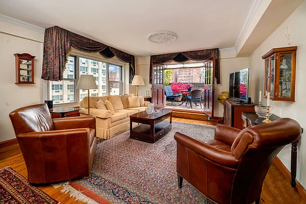 Sold by Compass | media 1