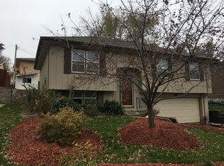 8118 Wildewood Dr, Ralston, NE 68127