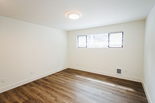 4th image of 2101 Dexter Ave N