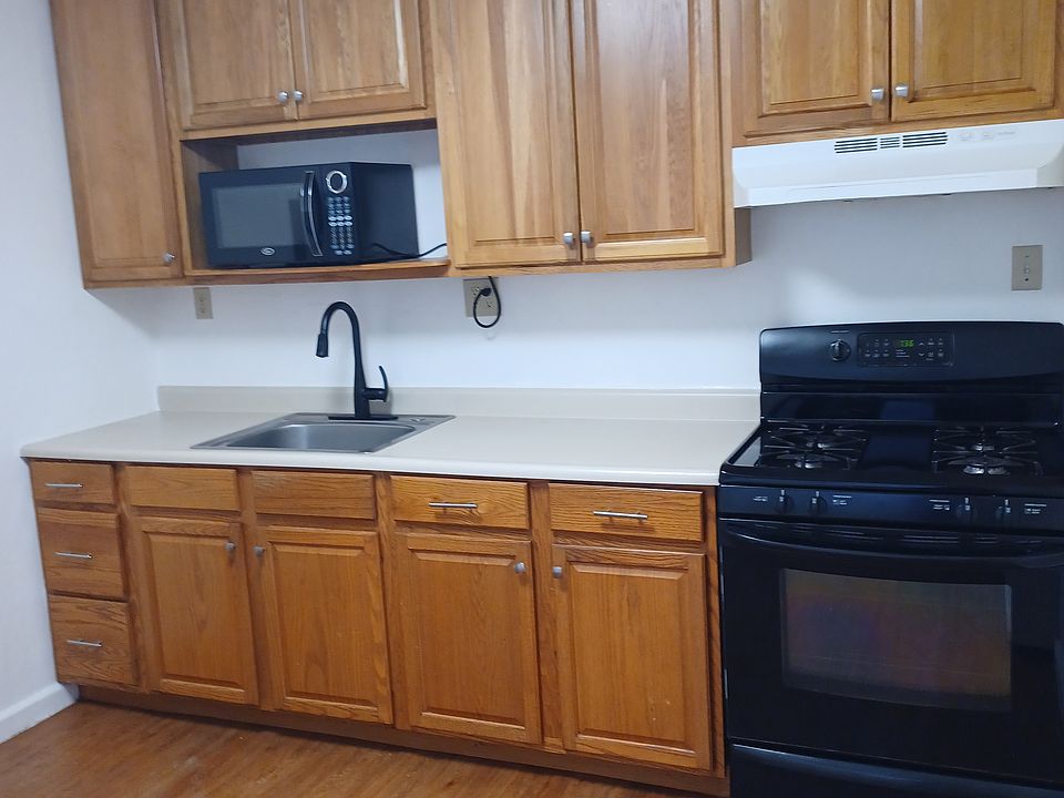 1st image of 338 Brown St #B
