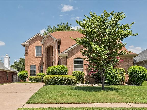 3rd image of 4417 Lansbury Ln