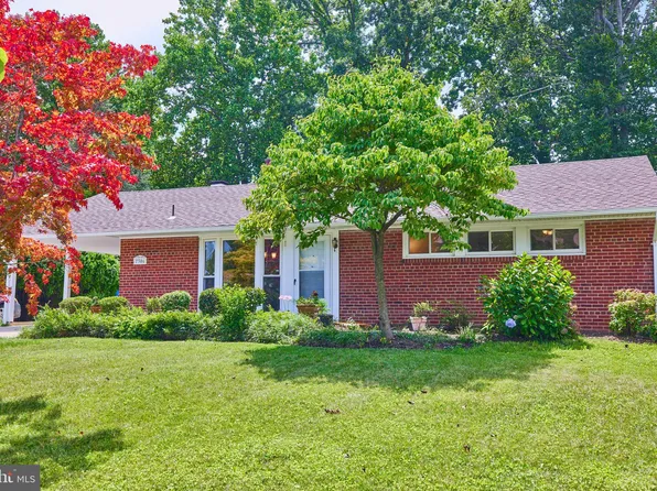 7306 Dickenson St, Springfield, VA 22150