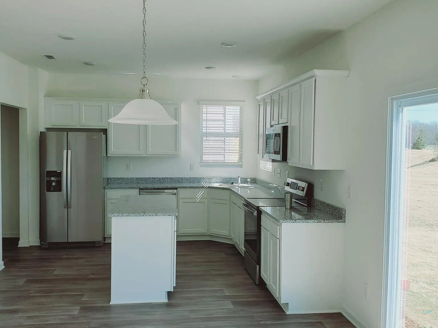 342 Rayland St — Photo 3