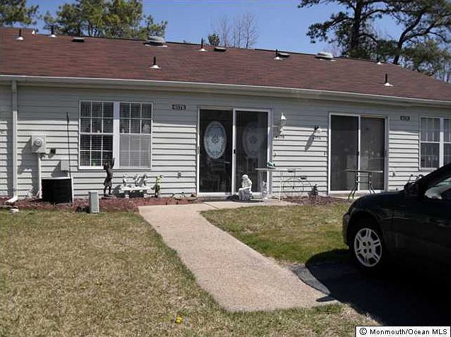 2nd image of 457 Chesterfield Court #B